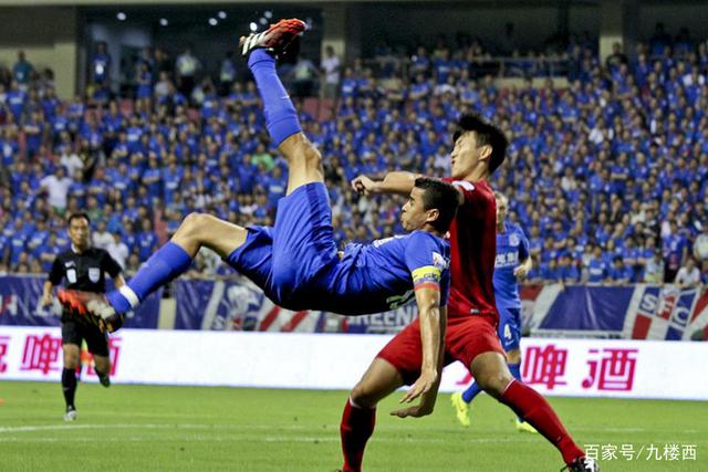 黄蜂小幅领先篮网 兰德尔贡献15分米勒表现出色